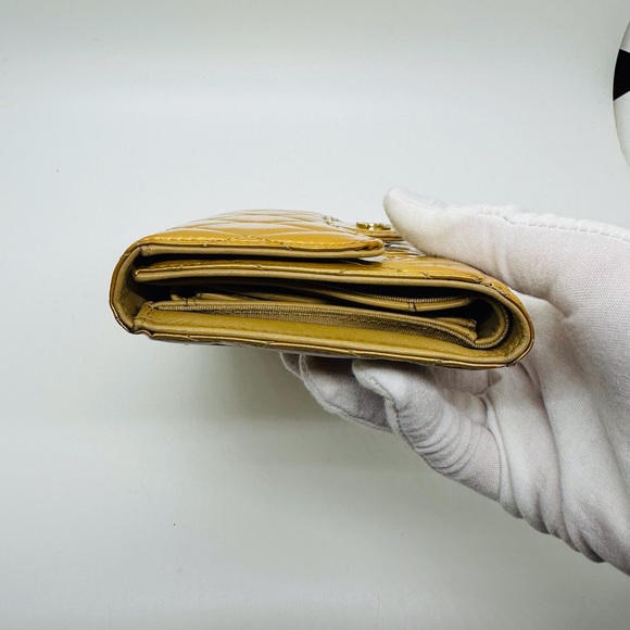 Chanel quilted Classic Flap Wallet - Picture 13 of 13